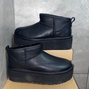 UGG CLASSIC ULTRA MINI PLATFORM